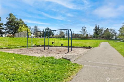 4616 NE 201st Place Lake Forest Park WA 98155