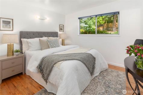 3772 78th Avenue SE Mercer Island WA 98040