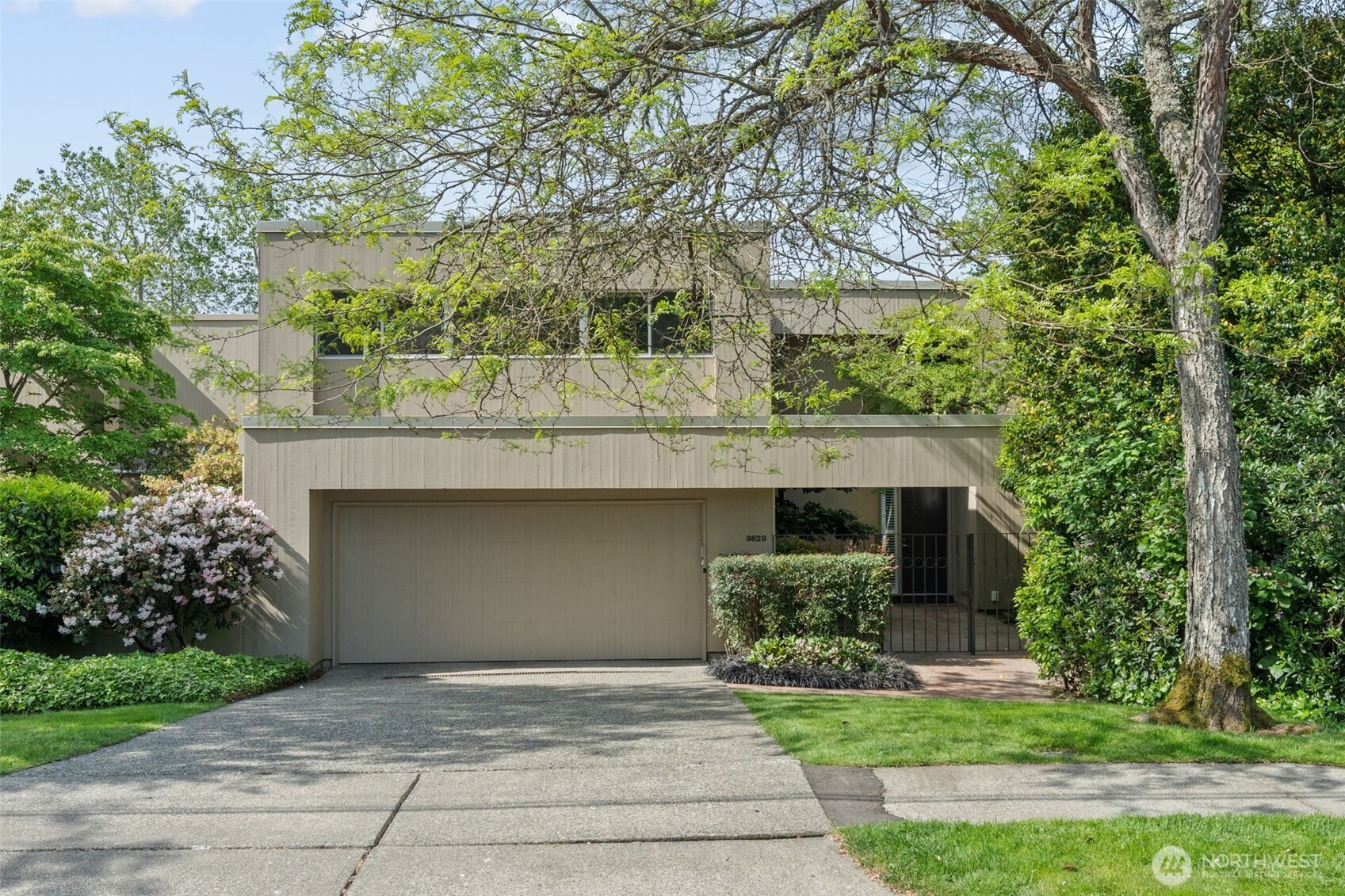 9829 NE 1st Street Bellevue WA 98004