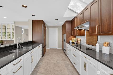 9829 NE 1st Street Bellevue WA 98004