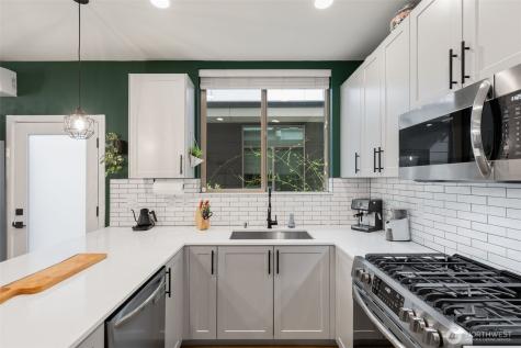 8015 Mary Avenue NW Seattle WA 98117