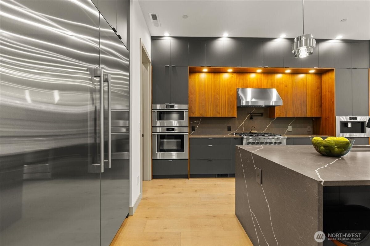 22713 SE 34th Court Sammamish WA 98075