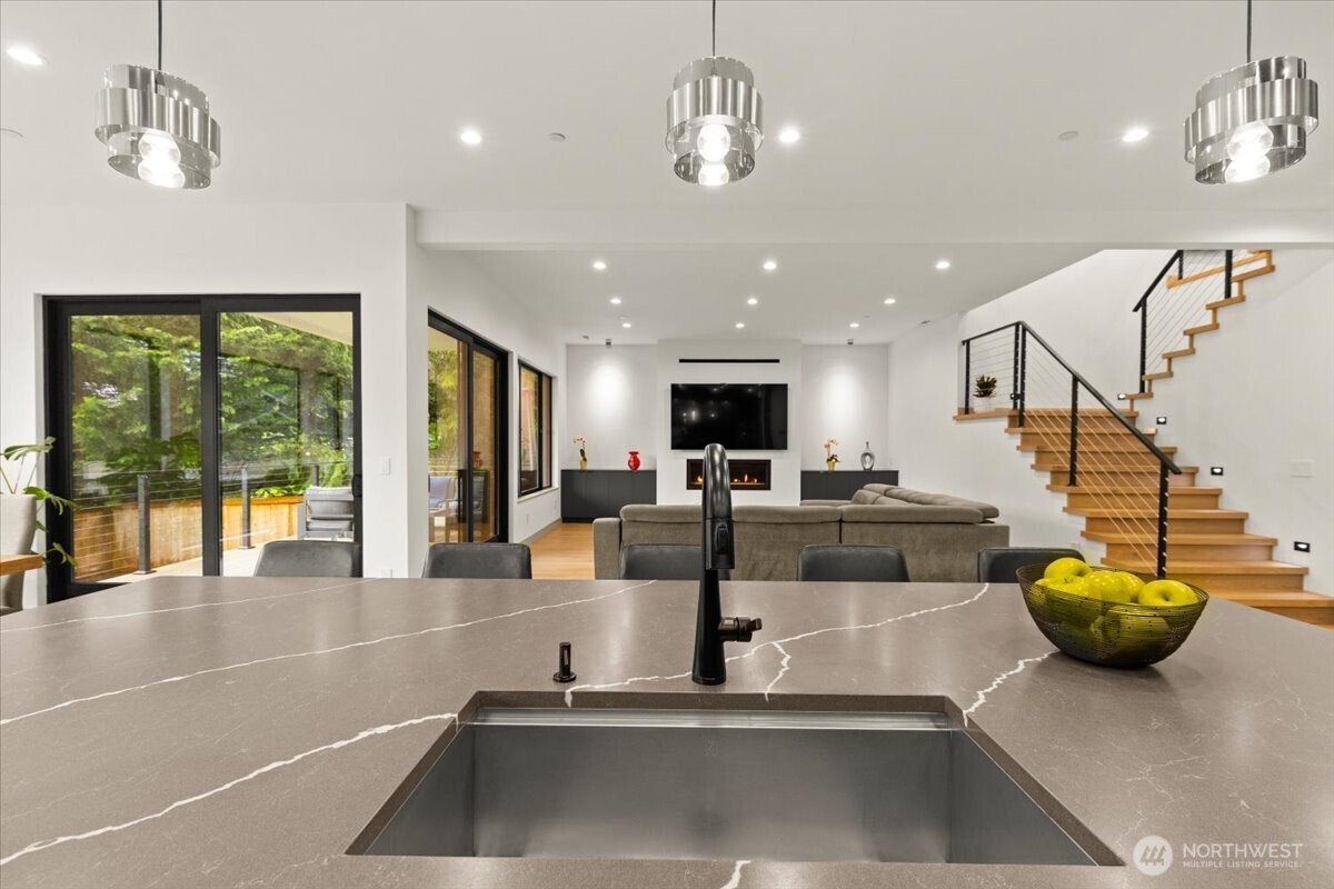 22713 SE 34th Court Sammamish WA 98075