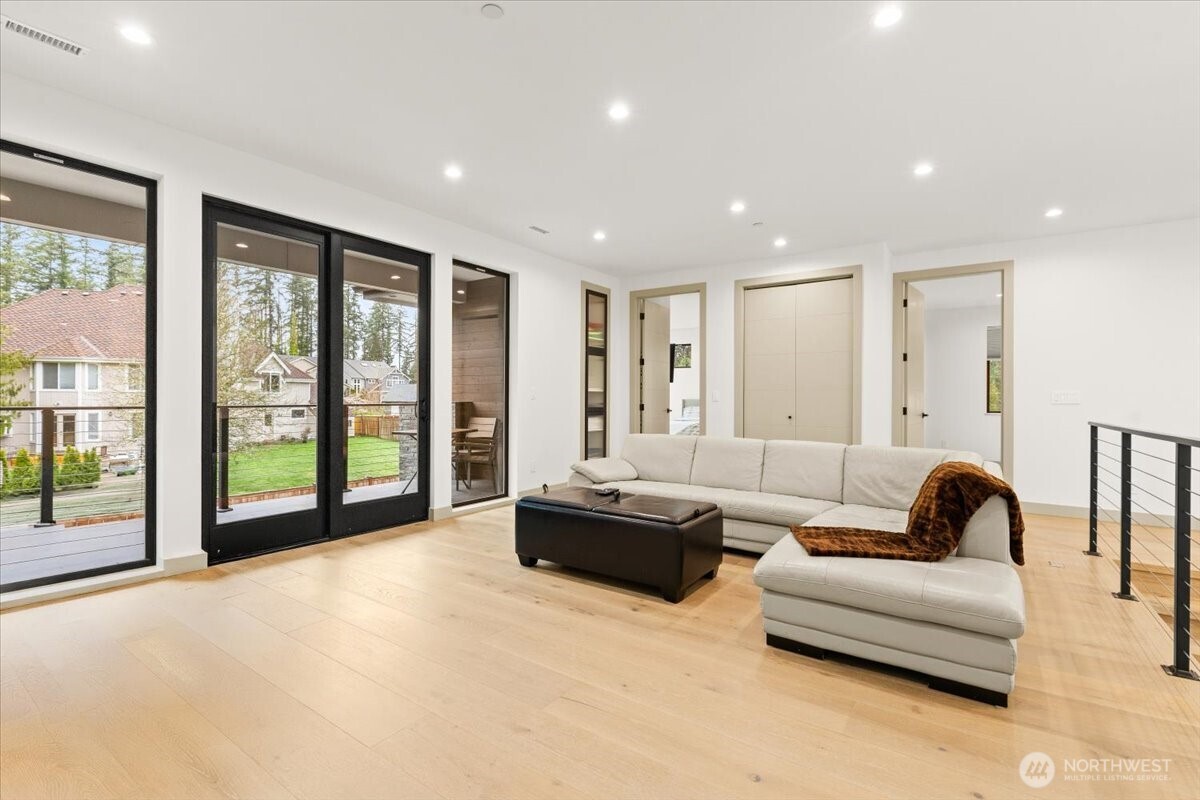 22713 SE 34th Court Sammamish WA 98075