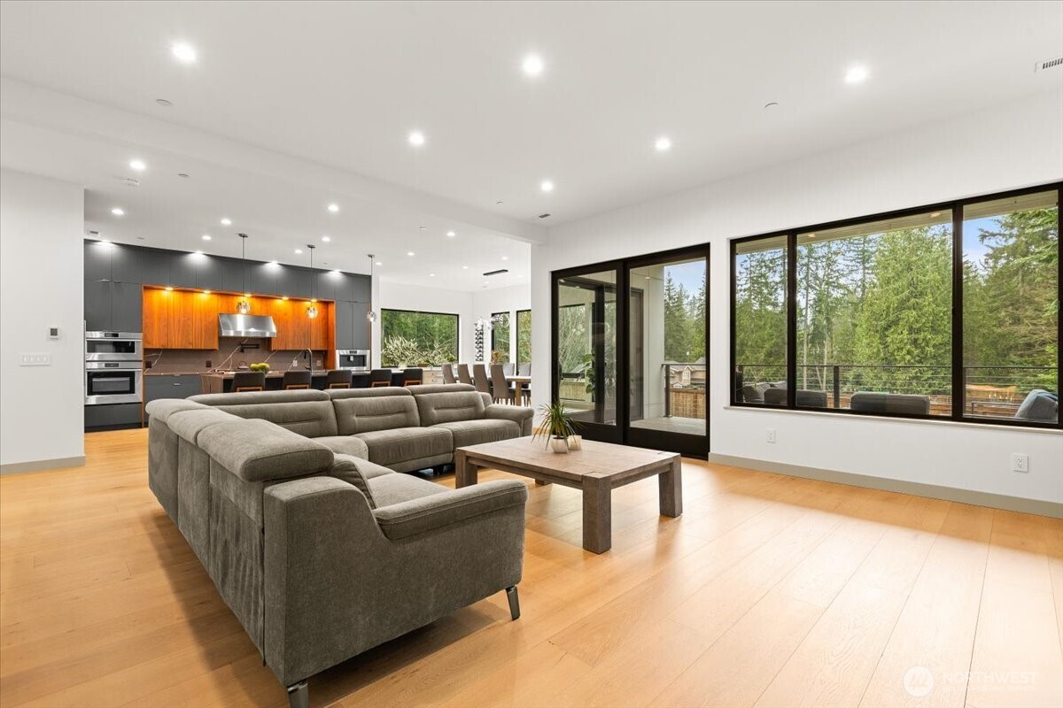 22713 SE 34th Court Sammamish WA 98075