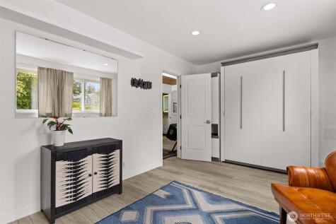 1241 S 129th Street Burien WA 98168