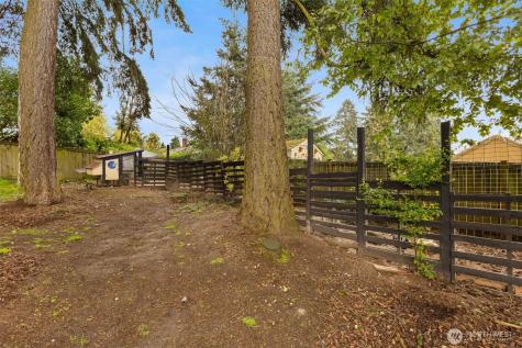 1241 S 129th Street Burien WA 98168