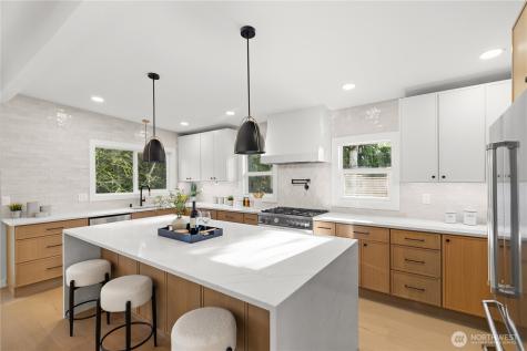 62 165th Avenue SE Bellevue WA 98008