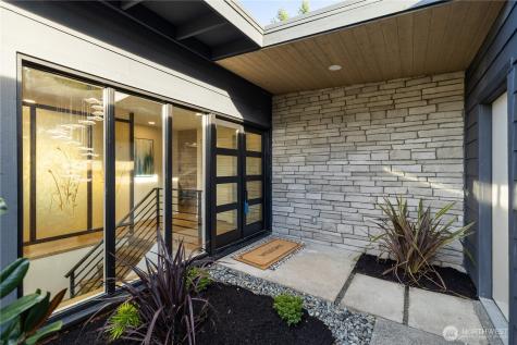 62 165th Avenue SE Bellevue WA 98008