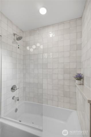 62 165th Avenue SE Bellevue WA 98008