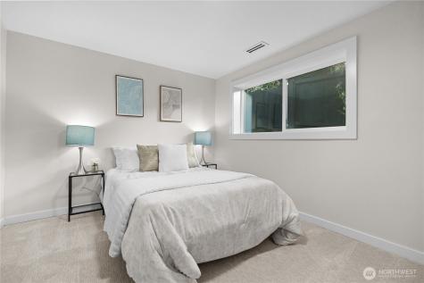 62 165th Avenue SE Bellevue WA 98008