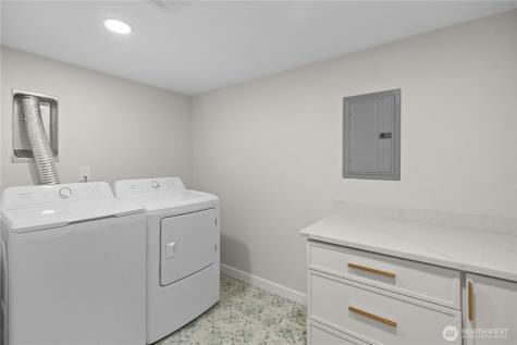 62 165th Avenue SE Bellevue WA 98008