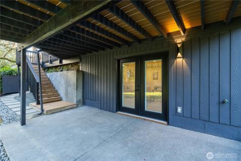 62 165th Avenue SE Bellevue WA 98008