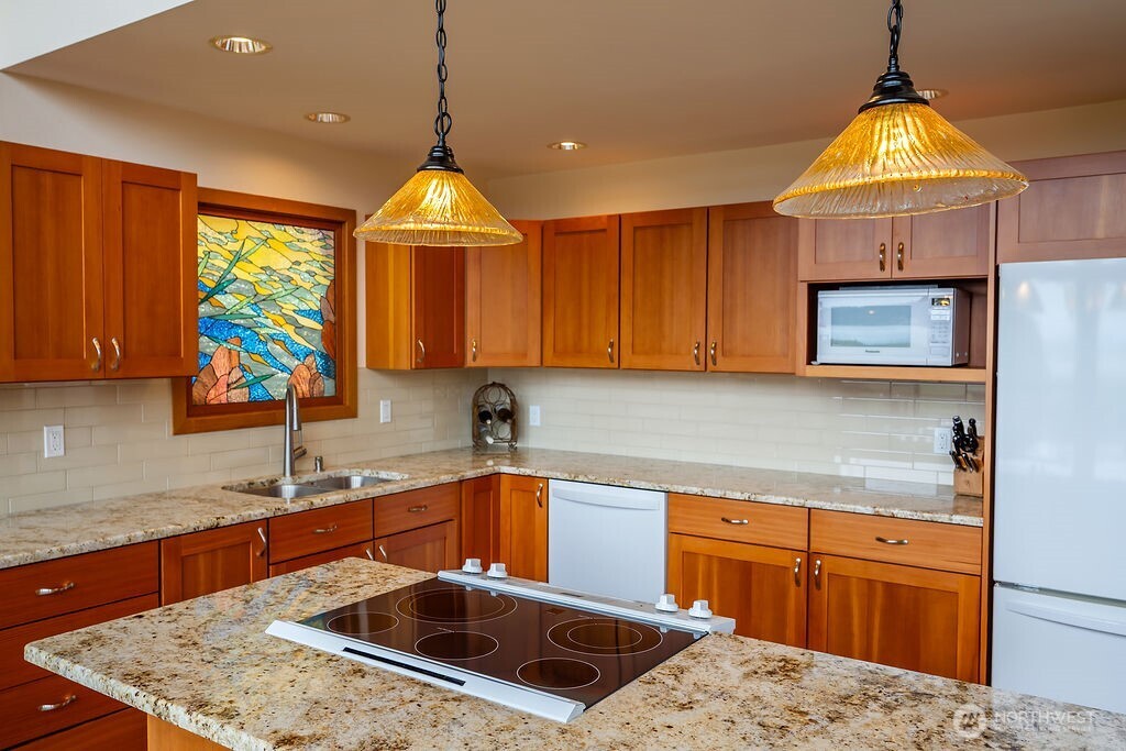 3757 Mud Bay Road Lopez Island WA 98261