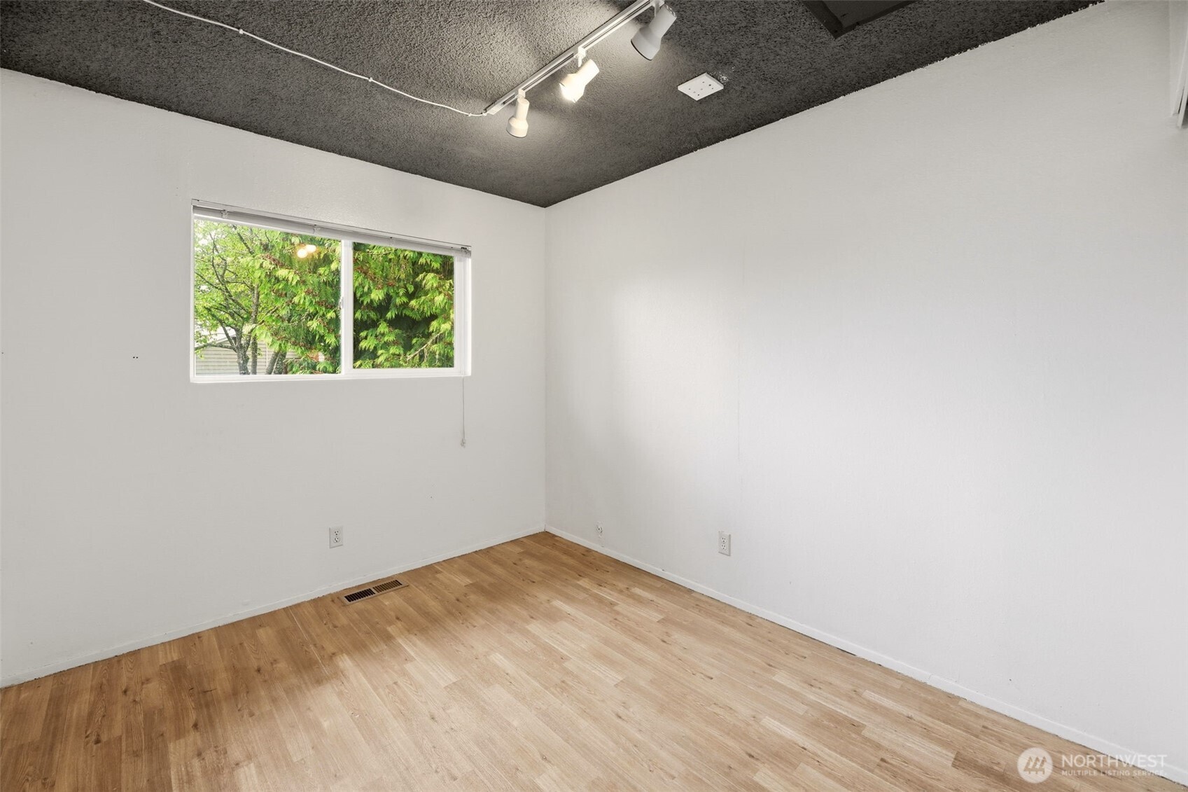 33136 35th Avenue SW Federal Way WA 98023