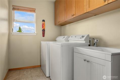 1320 N 38 Street Renton WA 98056