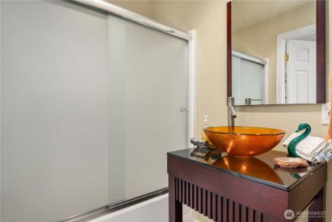 1320 N 38 Street Renton WA 98056