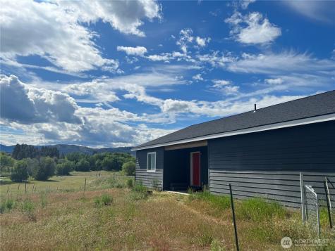 38 Miller Road Omak WA 98841