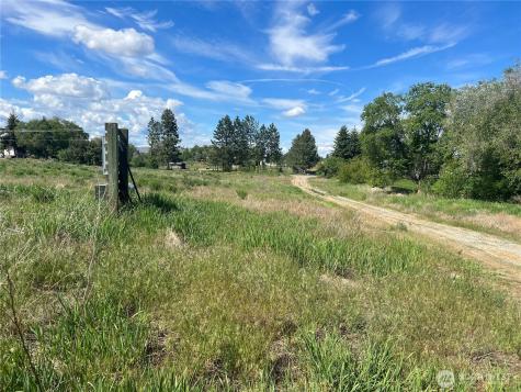 38 Miller Road Omak WA 98841