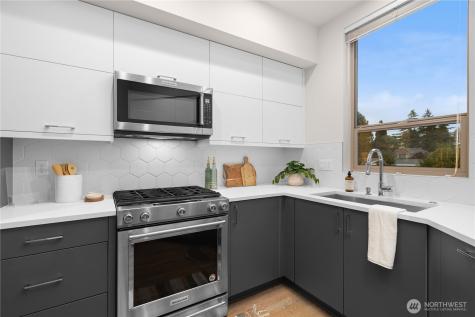 12002 Greenwood Avenue N Seattle WA 98133