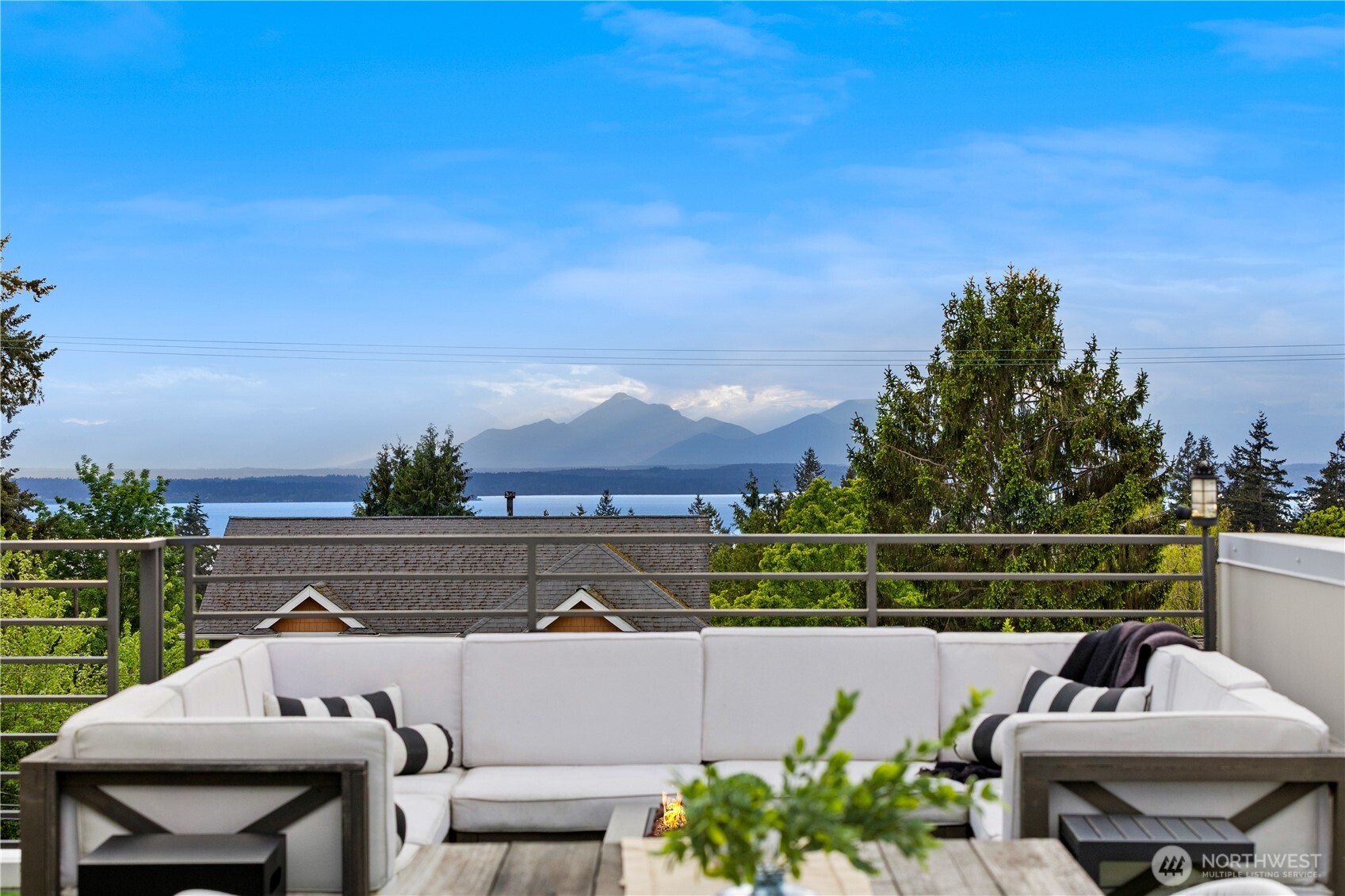 12002 Greenwood Avenue N Seattle WA 98133