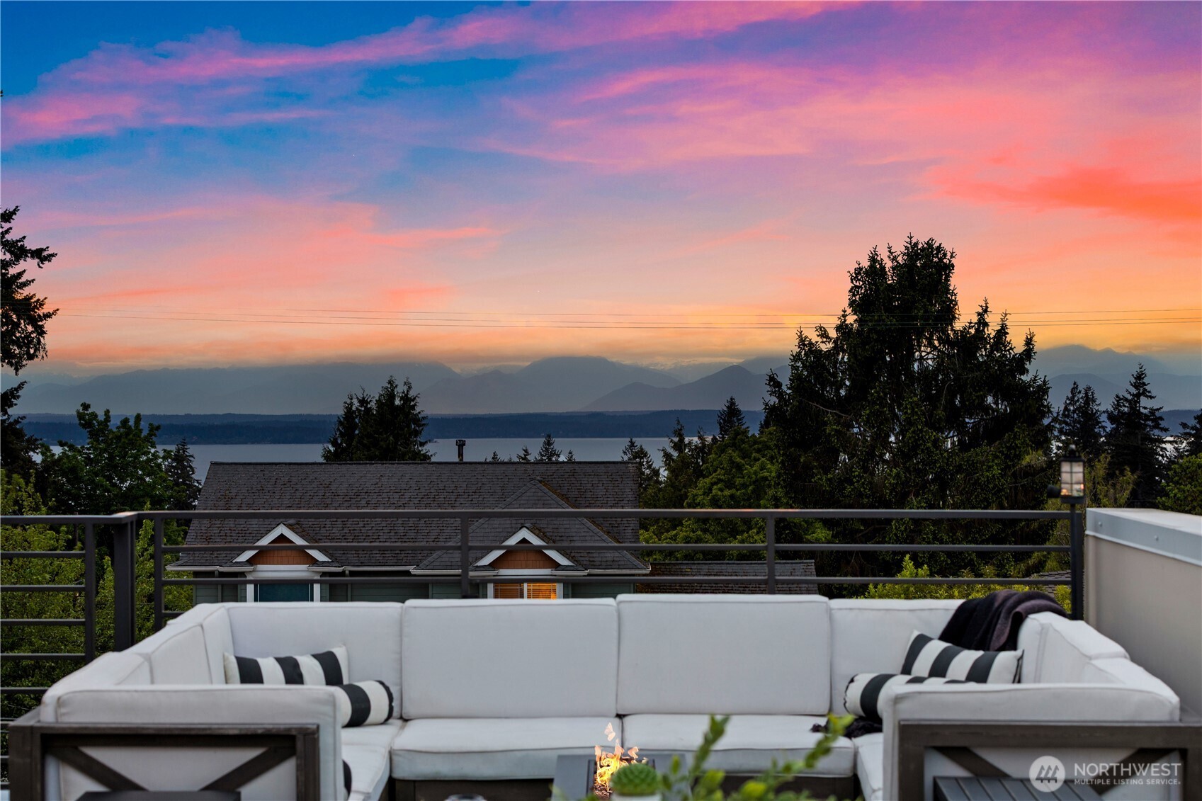 12002 Greenwood Avenue N Seattle WA 98133