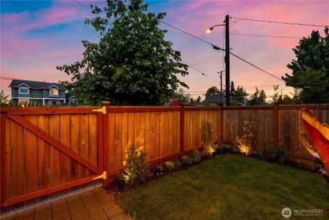 12002 Greenwood Avenue N Seattle WA 98133