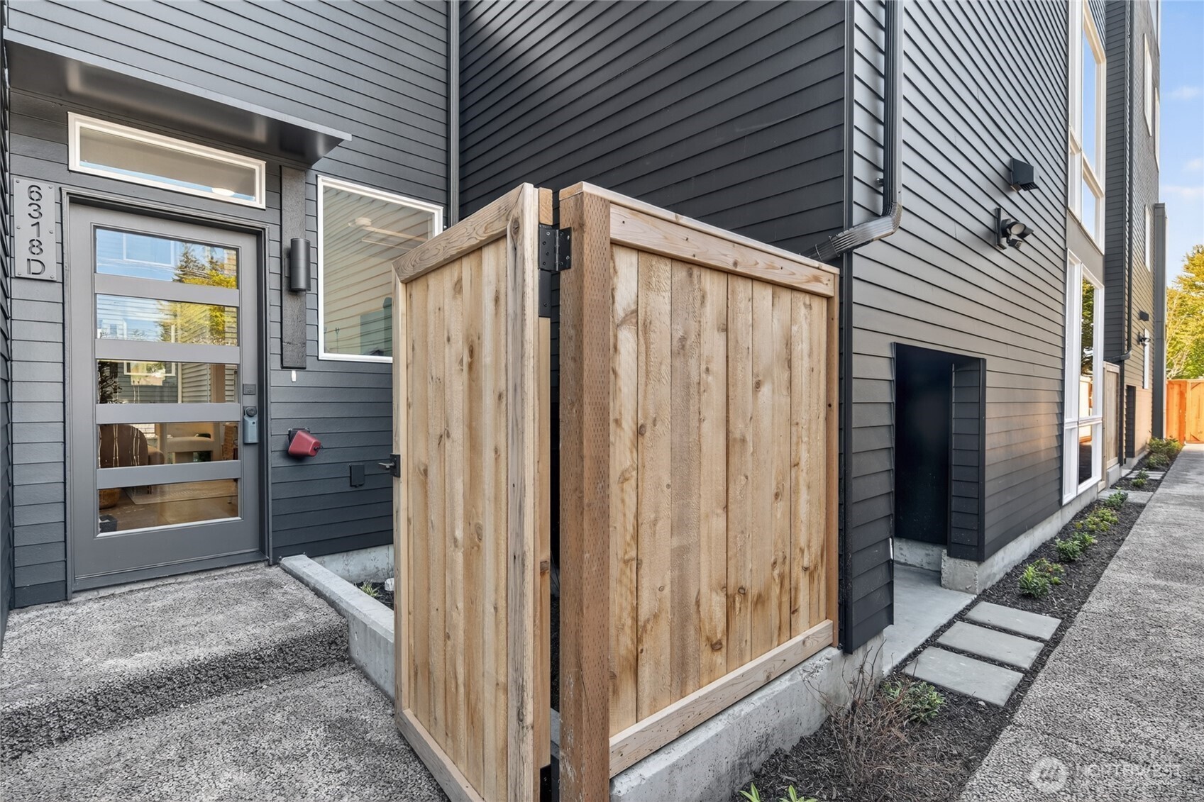 6318 41st Avenue SW Seattle WA 98136