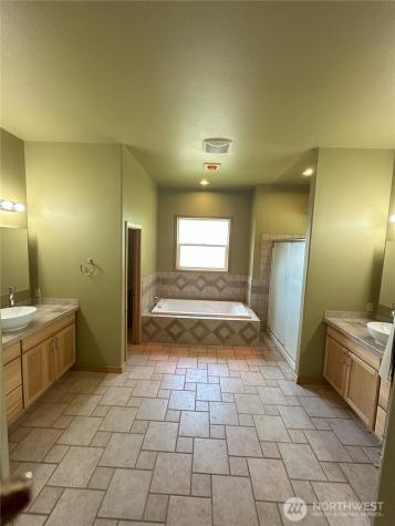 3135 Road B.3 NE Moses Lake WA 98837