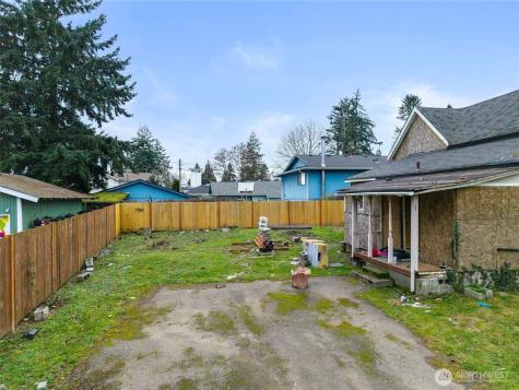 11205 12th Avenue SW Seattle WA 98146
