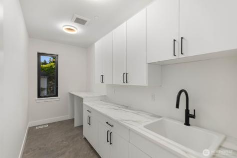 16219 Simonds Road NE Kenmore WA 98028