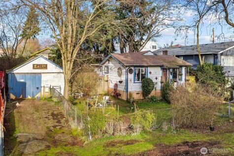 934 N 101st Street Seattle WA 98133