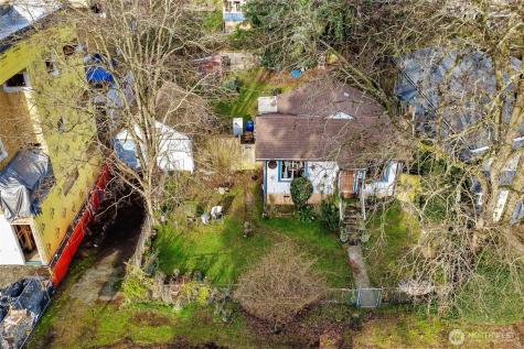 934 N 101st Street Seattle WA 98133