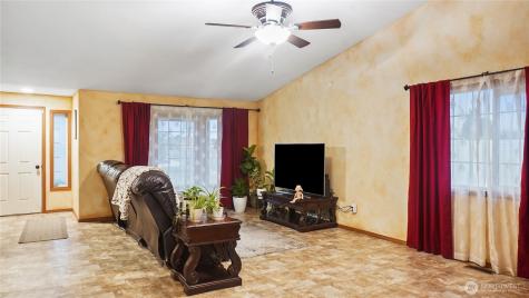 925 S 11th Avenue Othello WA 99344