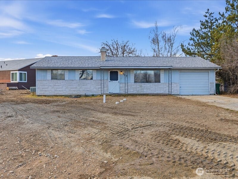 702 West Ridge Drive Omak WA 98841