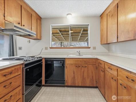 702 West Ridge Drive Omak WA 98841
