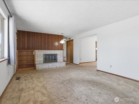 702 West Ridge Drive Omak WA 98841