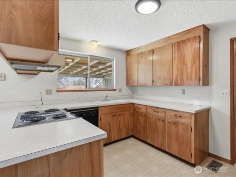 702 West Ridge Drive Omak WA 98841