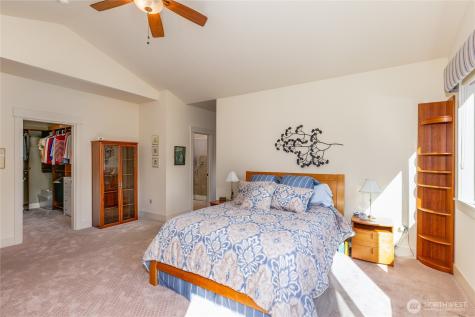 1028 10th Street Mukilteo WA 98275