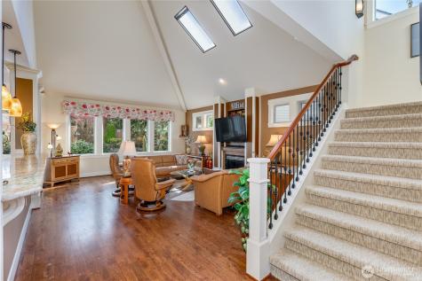 1028 10th Street Mukilteo WA 98275