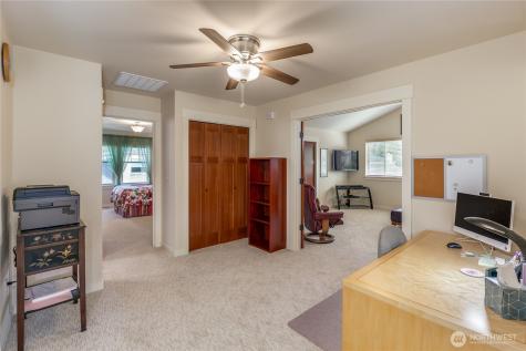 1028 10th Street Mukilteo WA 98275