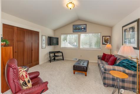 1028 10th Street Mukilteo WA 98275