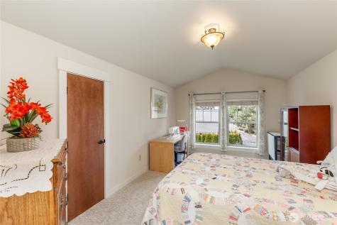 1028 10th Street Mukilteo WA 98275