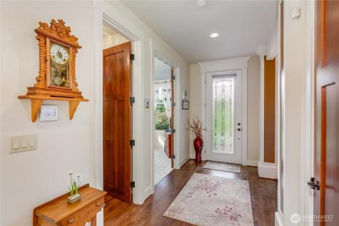 1028 10th Street Mukilteo WA 98275