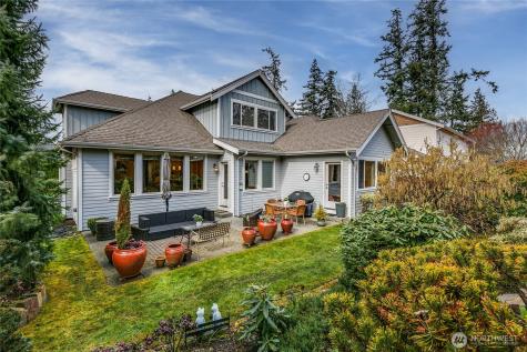 1028 10th Street Mukilteo WA 98275