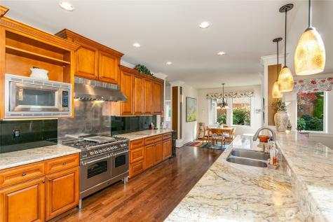 1028 10th Street Mukilteo WA 98275