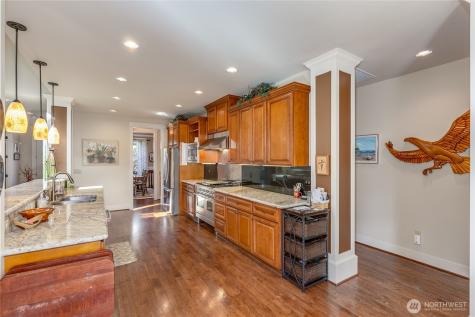 1028 10th Street Mukilteo WA 98275