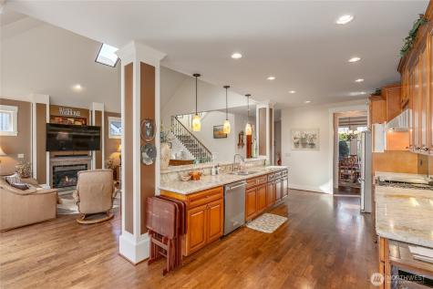 1028 10th Street Mukilteo WA 98275