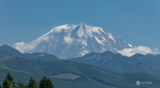 629 Barquist Lane N Enumclaw WA 98022