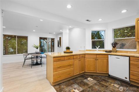 17431 NE 28th Street Redmond WA 98052